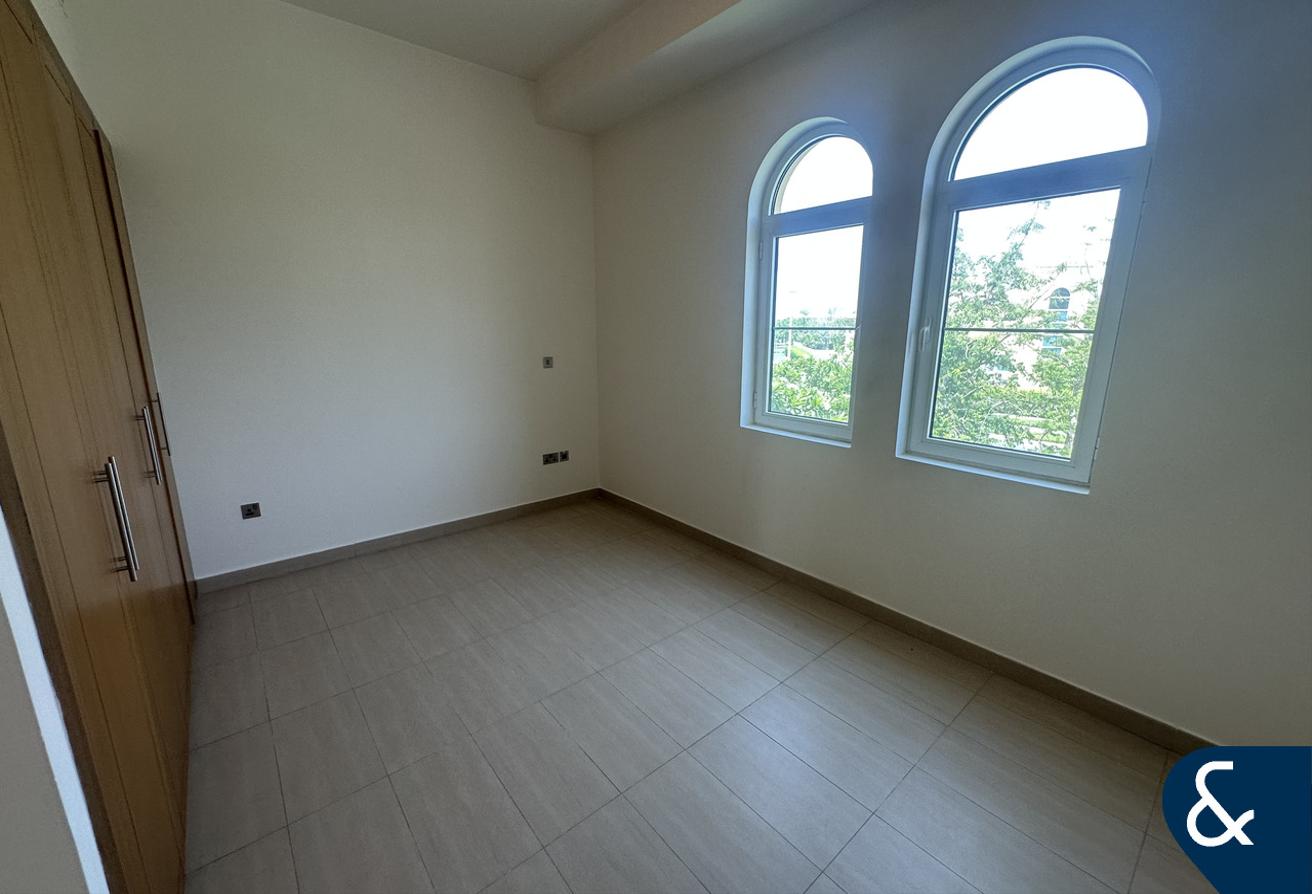 Single Row | Legacy Nova | Vacant Now photo 11