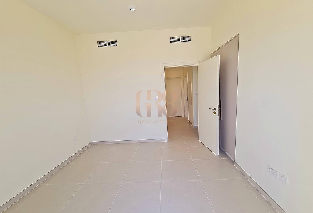 Luxury 3BR Villa + Maid's Room | Greenview Home photo 5
