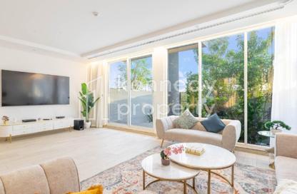 Villa - 4 Bedrooms - 4 Bathrooms for rent in Royal Park - Jumeirah Park - Dubai