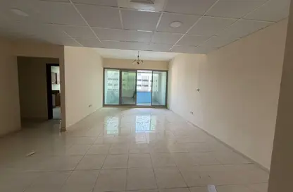 Apartment - 2 Bedrooms - 3 Bathrooms for rent in DoubleTree by Hilton Sharjah Waterfront Hotel  and  Residences - Al Majaz 2 - Al Majaz - Sharjah