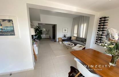 Villa - 3 Bedrooms - 2 Bathrooms for rent in Springs 3 - The Springs - Dubai