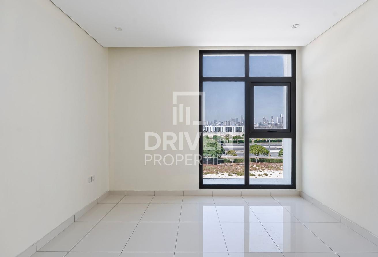 12 Cheques Option | Well Maintained | Prime Area photo 7