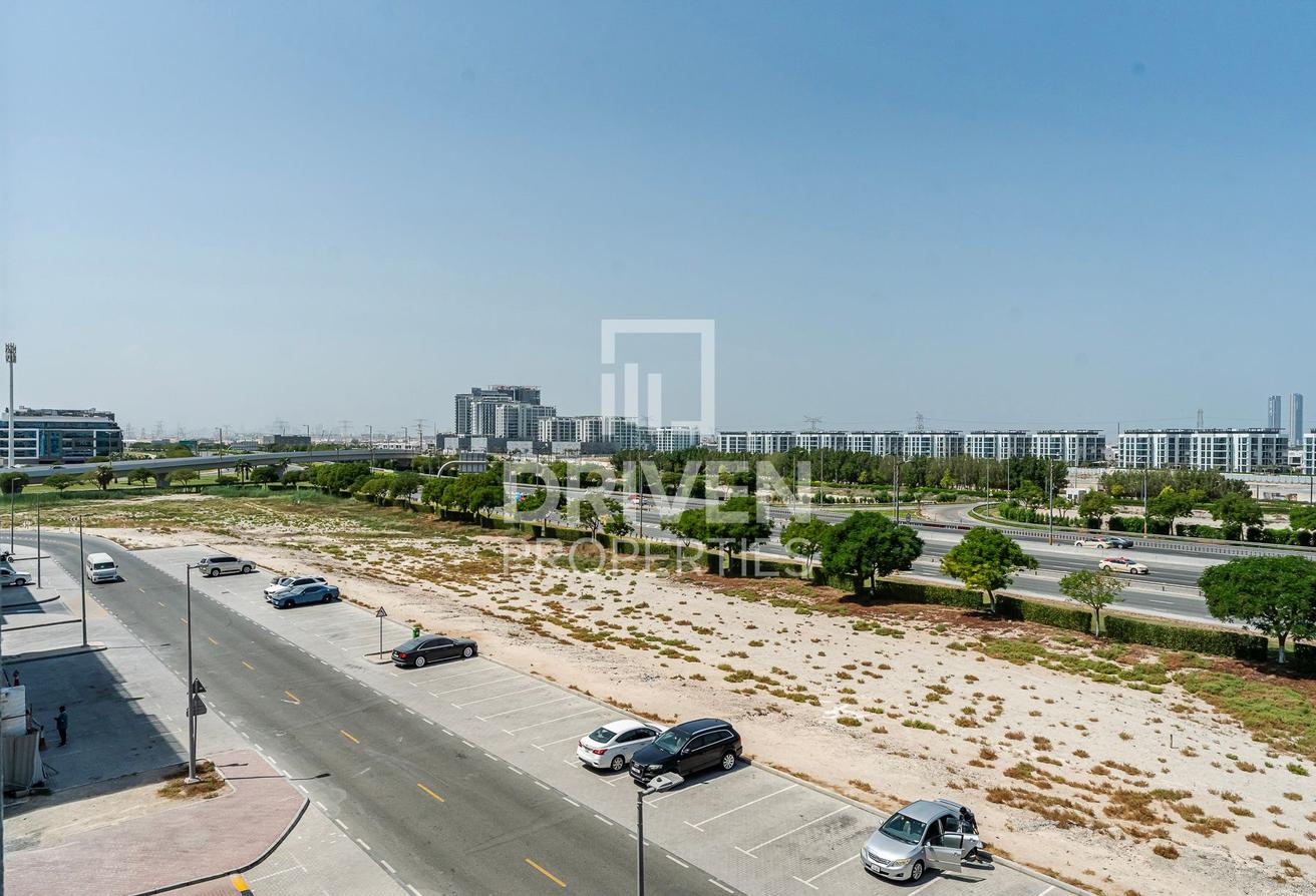 12 Cheques Option | Well Maintained | Prime Area photo 14