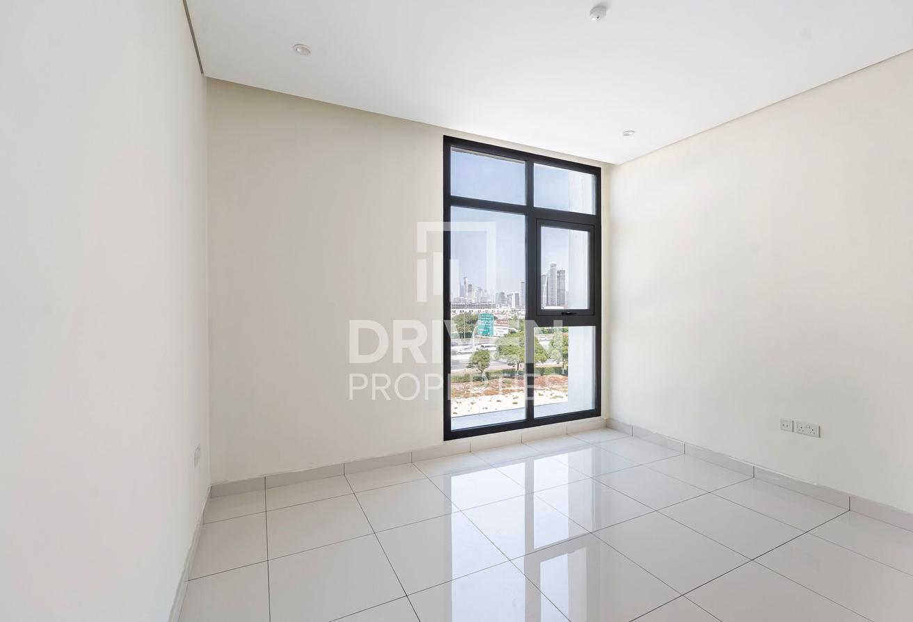 12 Cheques Option | Well Maintained | Prime Area photo 5