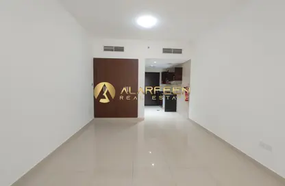 شقة - 1 حمام للايجار في بناية رويال جي في سي - الضاحية 10 - قرية جميرا الدائرية - دبي