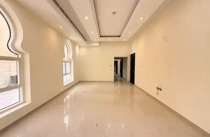Villa - 4 Bedrooms - 5 Bathrooms for rent in Al Nouf 4 - Al Nouf - Sharjah
