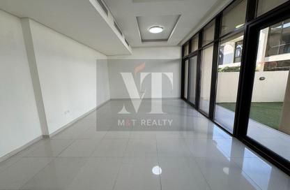 Townhouse - 3 - 5 for rent in Phoenix - Damac Hills - Dubai