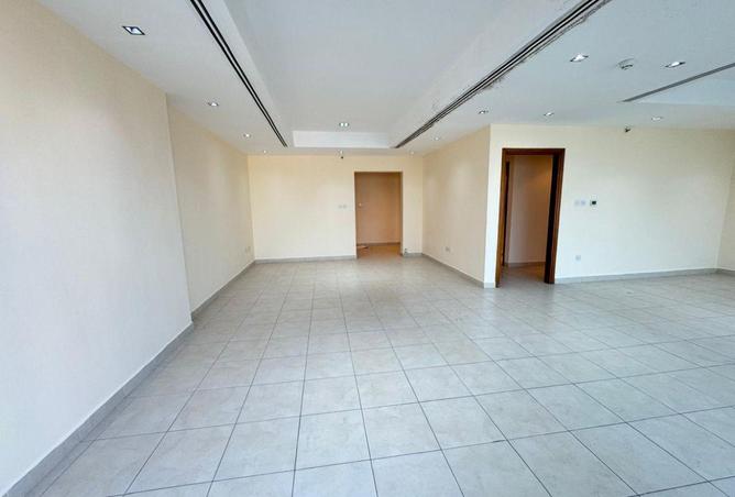 63647989 - Property Image 3