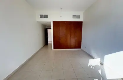 Apartment - 3 Bedrooms - 4 Bathrooms for rent in Al Khan Lagoon Tower - Al Khan Lagoon - Al Khan - Sharjah