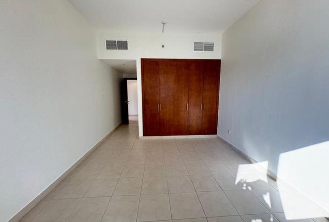 63647989 - Property Main Image