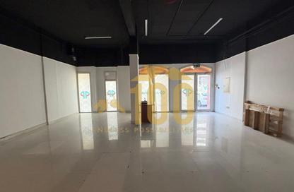 Shop - Studio - 1 Bathroom for rent in Building X12 - England Cluster - International City - Dubai