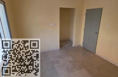 سكن عمال - استوديو - 8 حمامات للايجار في المنطقة الصناعية رقم 12 - المنطقة الصناعية بالشارقة - الشارقة