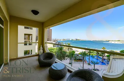 Apartment - 4 Bedrooms - 2 Bathrooms for rent in Al Das - Shoreline Apartments - Palm Jumeirah - Dubai