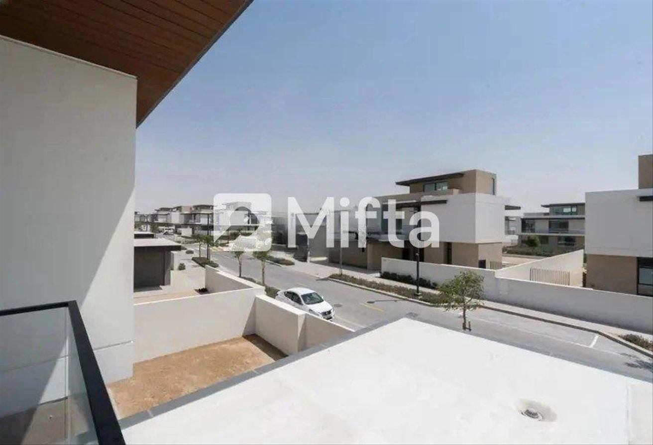 2.5% Commission | 4 BR | Serene Farm-Style Oasis photo 2