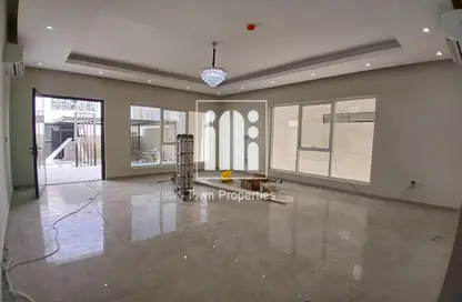 Villa - 5 Bedrooms - 7+ Bathrooms for rent in Shakhbout City - Abu Dhabi