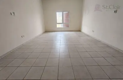 شقة - غرفة نوم - 2 حمامات للايجار في مبنى 183 - طراز مغولي - ديسكفري جاردنز - دبي