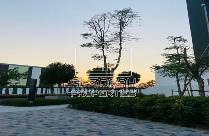 شقة - 2 غرف نوم - 3 حمامات للبيع في البوابة 5 - الجادة - الشارقة