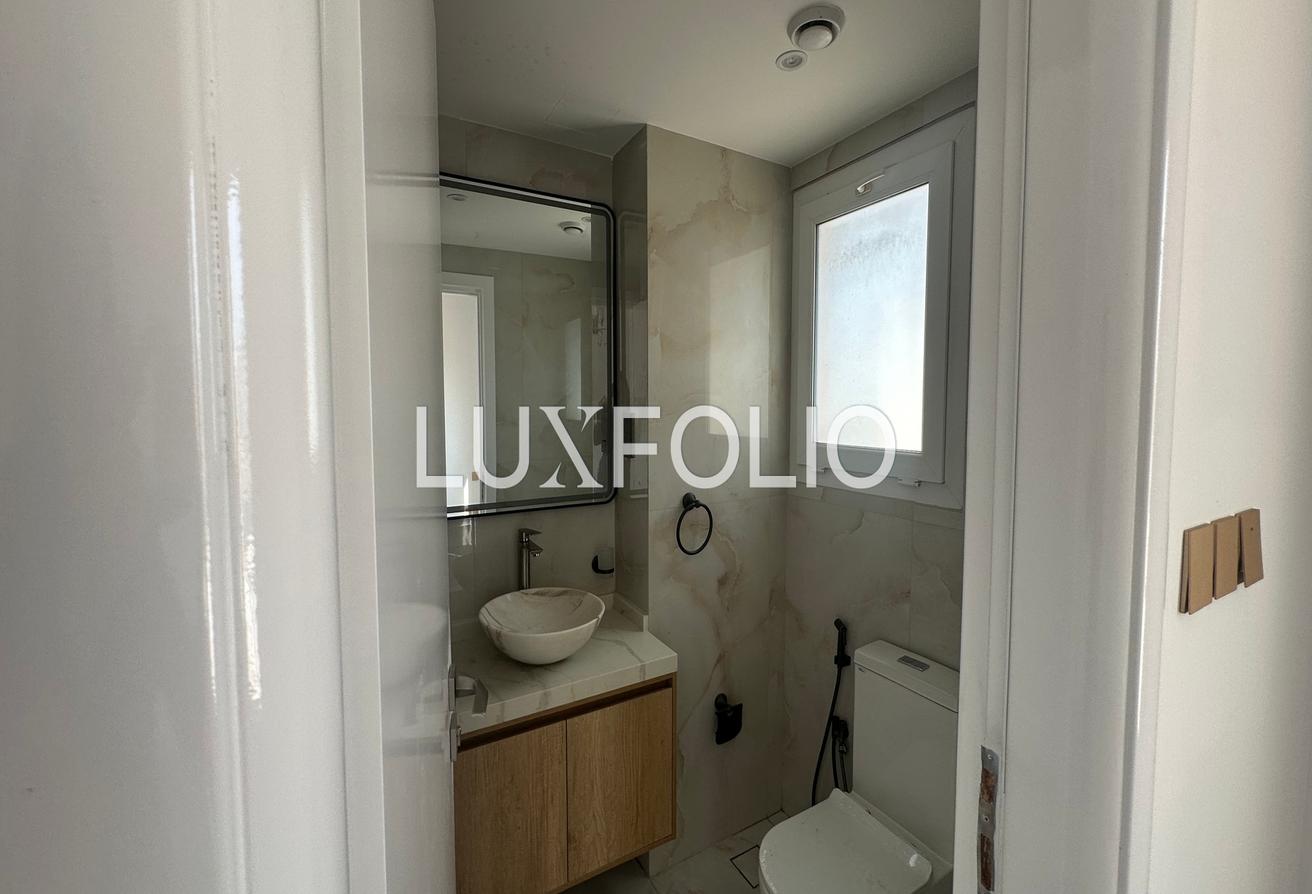 Upgraded | Unfurnished | Vacant Now photo 15