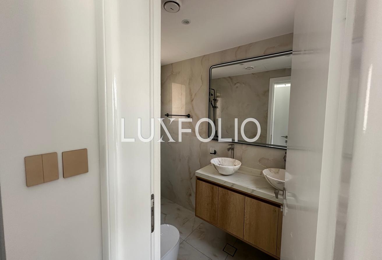 Upgraded | Unfurnished | Vacant Now photo 13