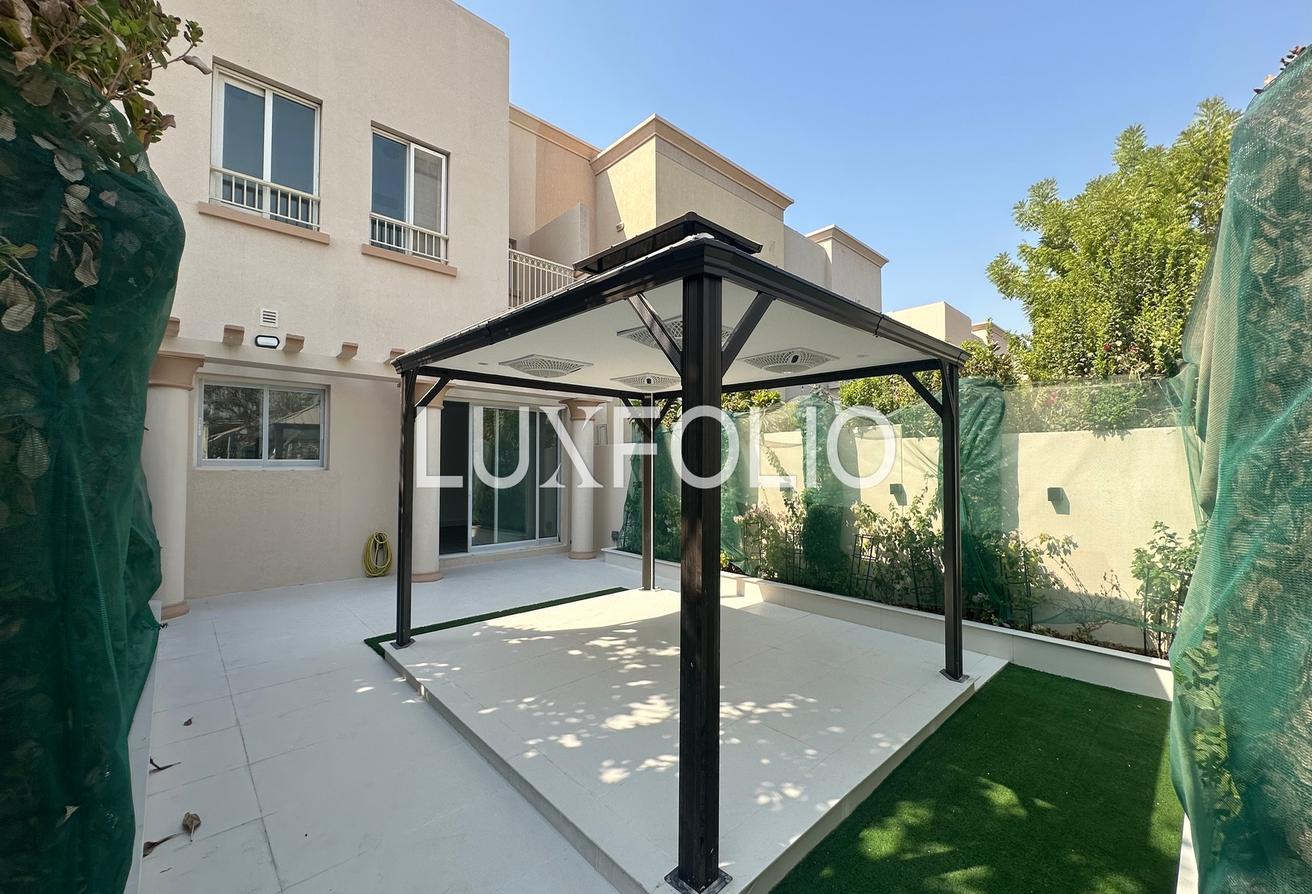 Upgraded | Unfurnished | Vacant Now photo 16