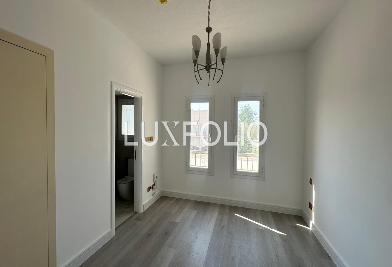 Upgraded | Unfurnished | Vacant Now photo 9
