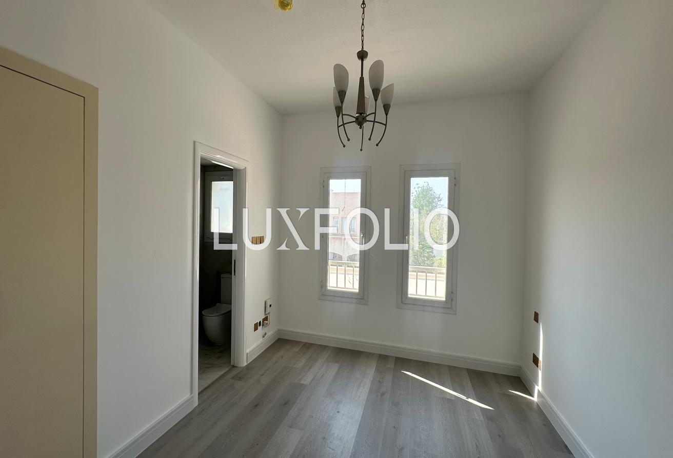 Upgraded | Unfurnished | Vacant Now photo 14
