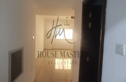 شقة - 2 غرف نوم - 3 حمامات للايجار في إيوان 1 - مويلح - الشارقة