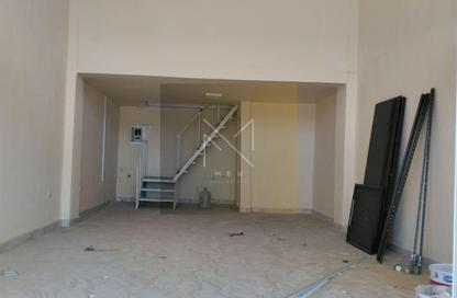 Shop - Studio - 1 for rent in Al Hamriyah - Sharjah