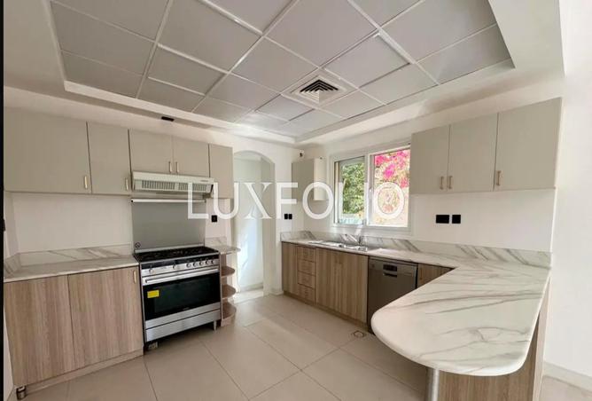 62072227 - Property Image 2