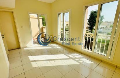 Villa - 2 Bedrooms - 3 Bathrooms for rent in Springs 11 - The Springs - Dubai