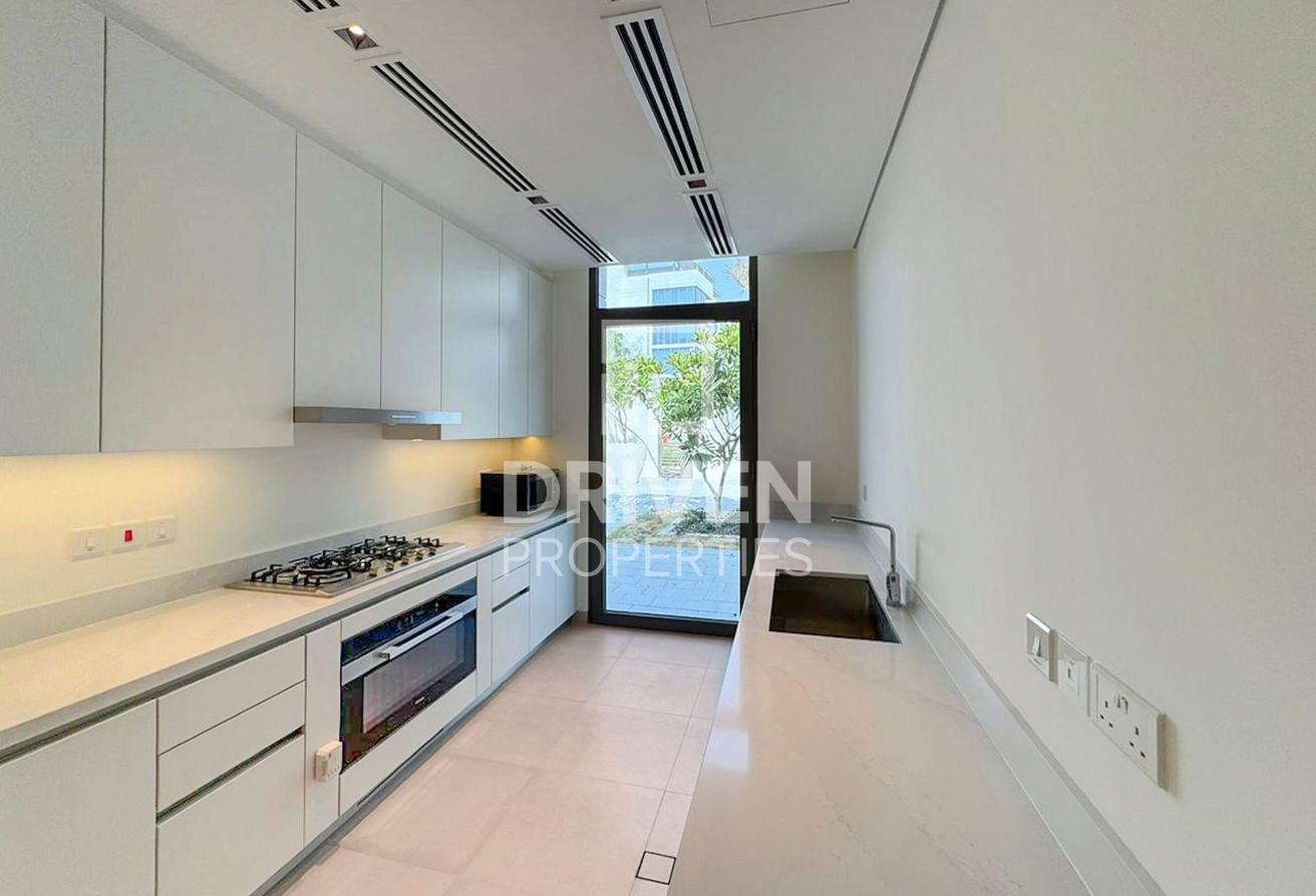 Large Layout | Private Lift | Private Pool photo 12