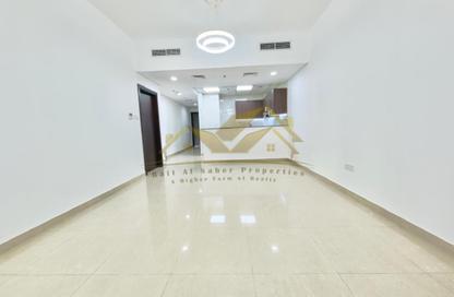 Apartment - 1 Bedroom - 2 Bathrooms for rent in Jumeirah Garden City - Al Satwa - Dubai