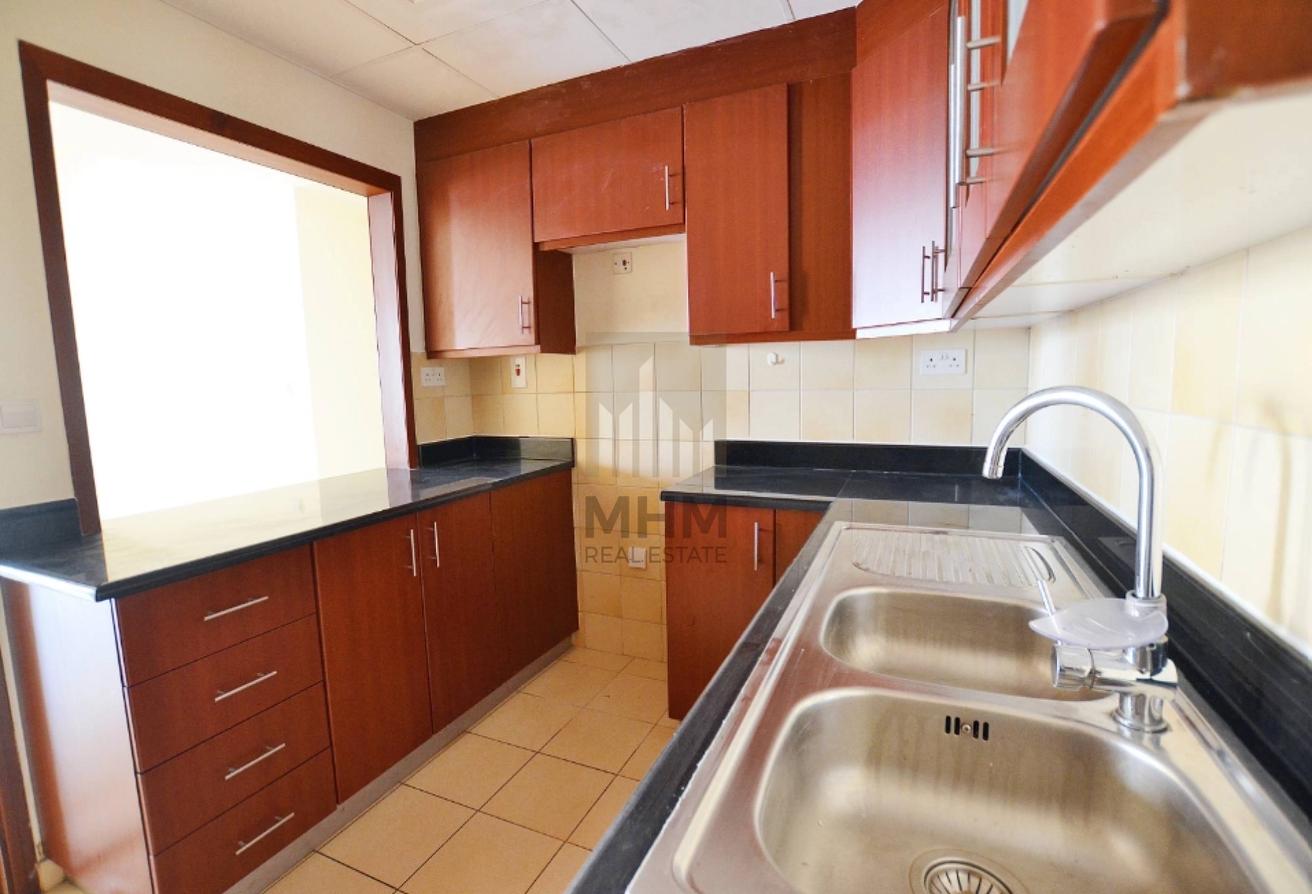 Sea View | On Higher Floor | Well Maintained photo 18