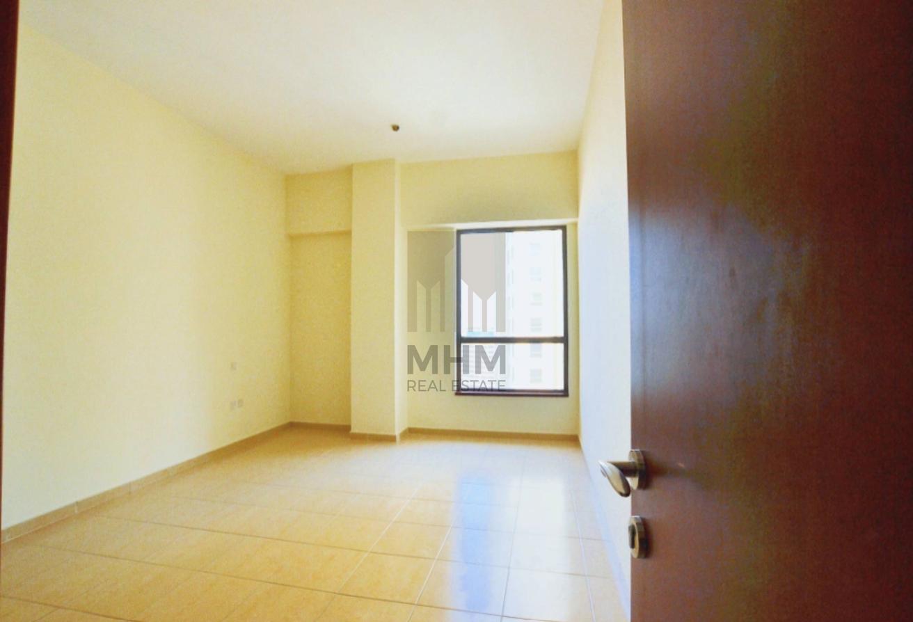 Sea View | On Higher Floor | Well Maintained photo 17