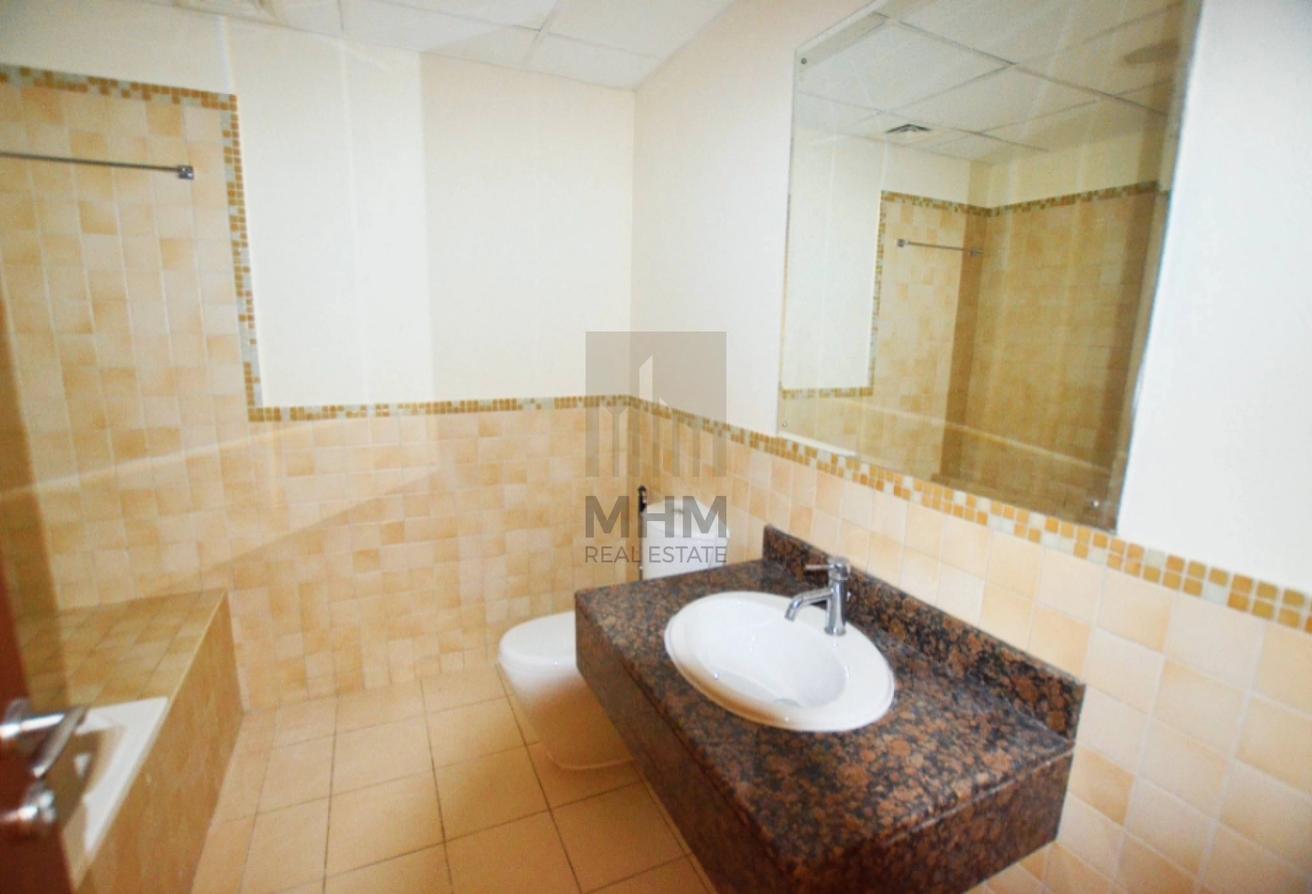 Sea View | On Higher Floor | Well Maintained photo 22