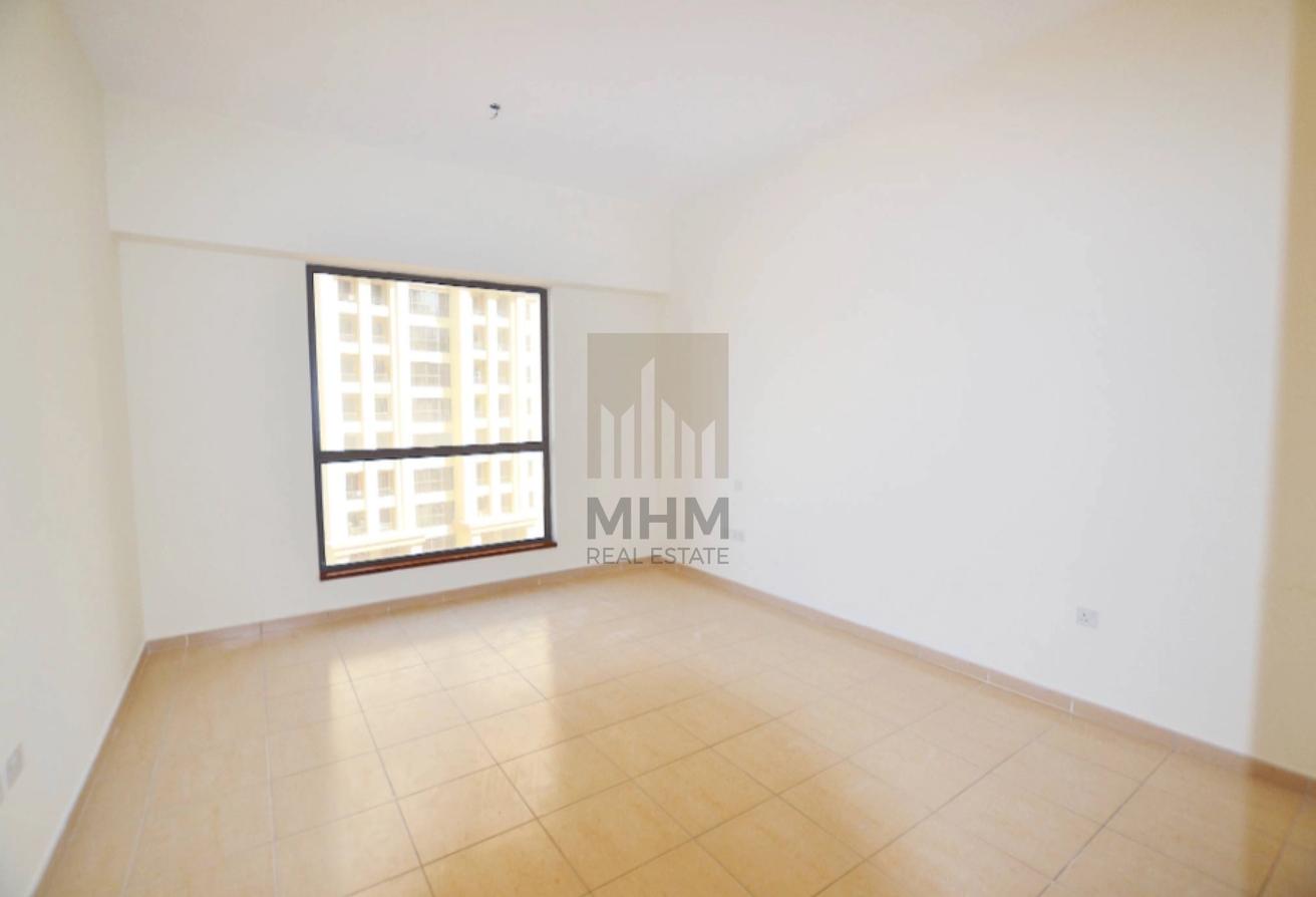 Sea View | On Higher Floor | Well Maintained photo 11