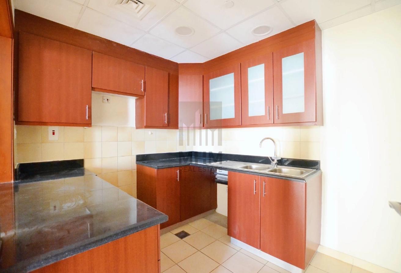 Sea View | On Higher Floor | Well Maintained photo 20