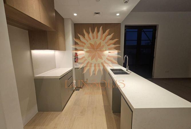 LA MER EXPERT | COMMUNITY VIEW | READY TO MOVE IN — photo 3