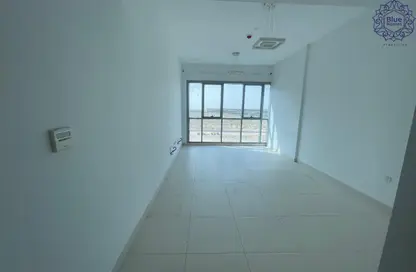 شقة - 2 غرف نوم - 2 حمامات للايجار في سراب 2 - الجادة - الشارقة