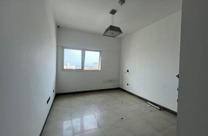 Apartment - 1 Bedroom - 2 Bathrooms for rent in Qasimia 10 building - Al Mahatta - Al Qasimia - Sharjah