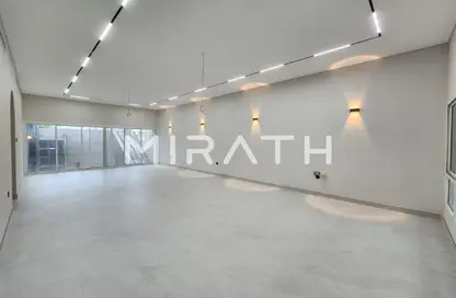 Villa - 5 Bedrooms - 6 Bathrooms for rent in Jumeirah 3 Villas - Jumeirah 3 - Jumeirah - Dubai