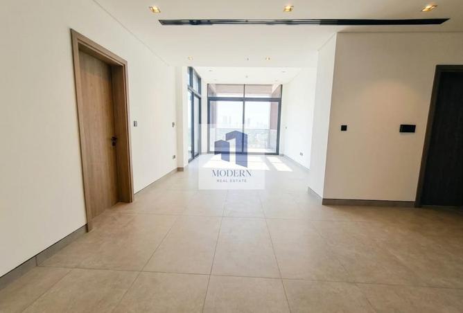 MODERN EUROPEAN DESIGN | HUGE 3BR + MAID + STORAGE photo 2