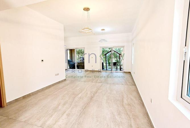 73860573 - Property Image 2