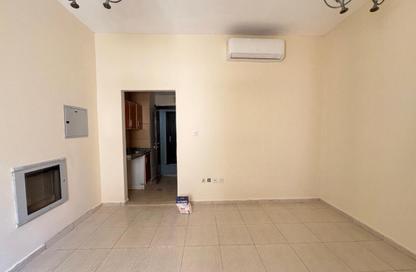 Apartment - Studio - 1 Bathroom for rent in Al Shamsi 2 - Muwaileh Commercial - Sharjah