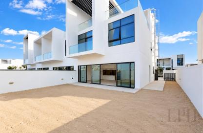Townhouse - 4 - 5 for sale in Opal Gardens - District 11 - Mohammed Bin Rashid City - Dubai Townhouse - 4 - 5 for sale in Opal Gardens - District 11 - Mohammed Bin Rashid City - Dubai