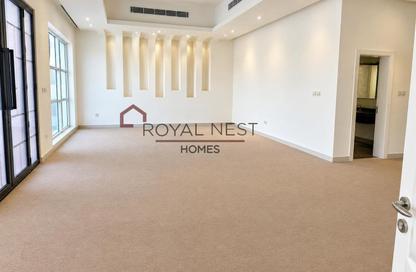 Villa - 4 - 4 for rent in Al Quoz 2 - Al Quoz - Dubai Villa - 4 - 4 for rent in Al Quoz 2 - Al Quoz - Dubai