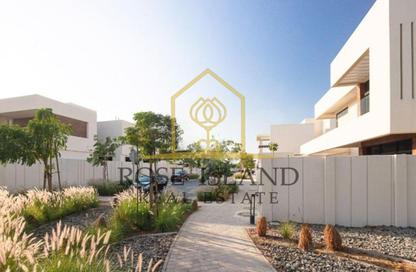 Villa - 4 Bedrooms - 5 Bathrooms for rent in West Yas - Yas Island - Abu Dhabi
