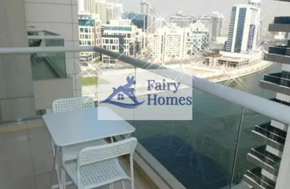 شقة - غرفة نوم - 1 حمام للايجار في برج ماي فير - الخليج التجاري - دبي