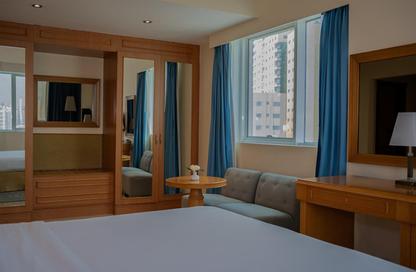 Hotel  and  Hotel Apartment - 2 Bedrooms - 2 Bathrooms for rent in Al Fardan Centre - Al Majaz 3 - Al Majaz - Sharjah