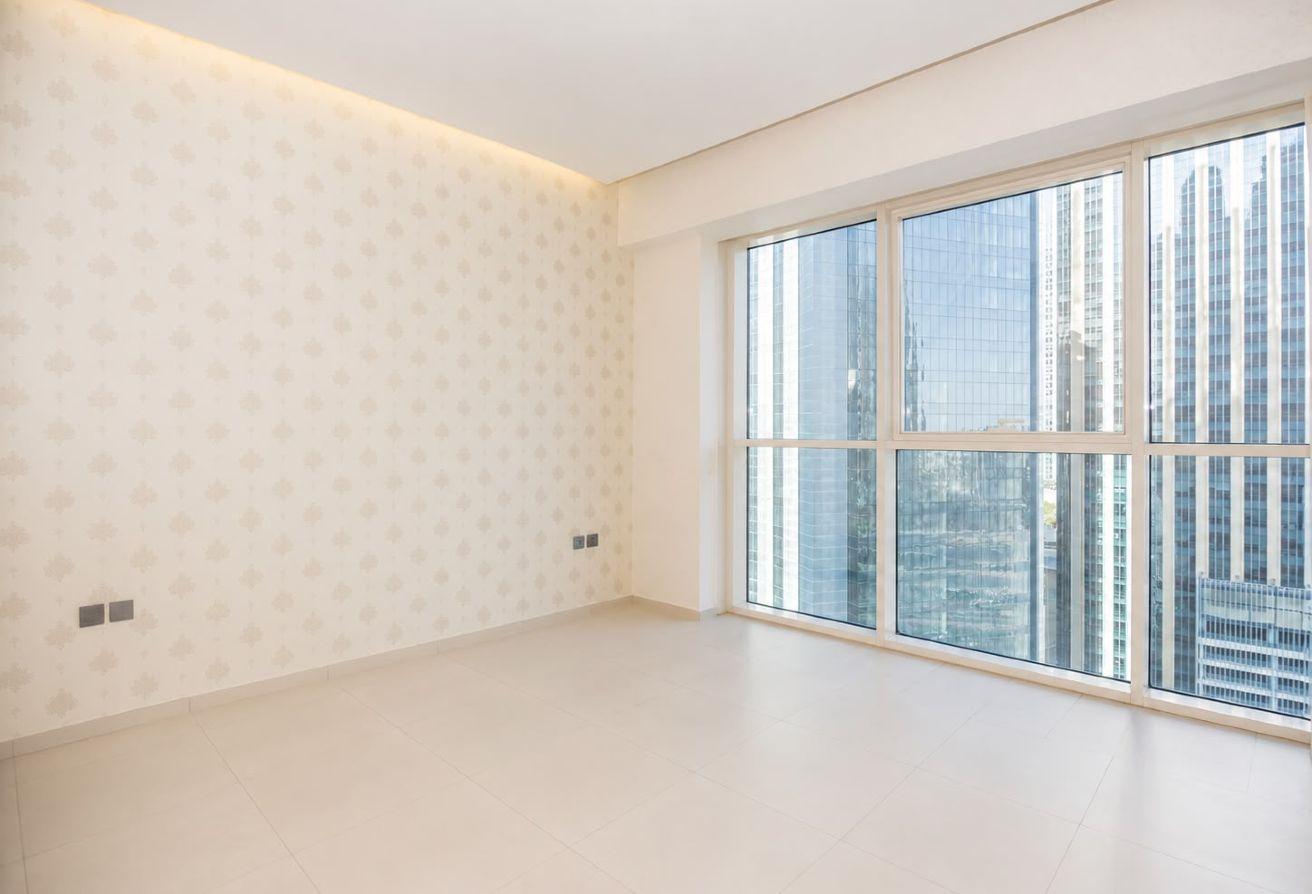 Exclusive Corner Home with Stunning Marina Views photo 2